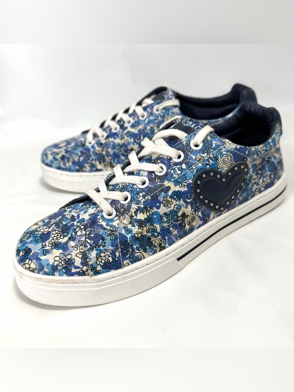 Brighton Fashionista Flora Women’s Sneakers Low Top 9 M Floral Print Blue Logo